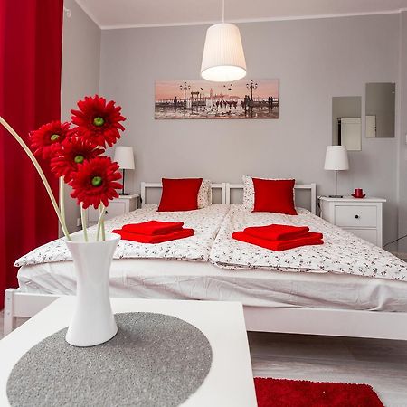 Хостел Grey House Вроцлав Екстер'єр фото
